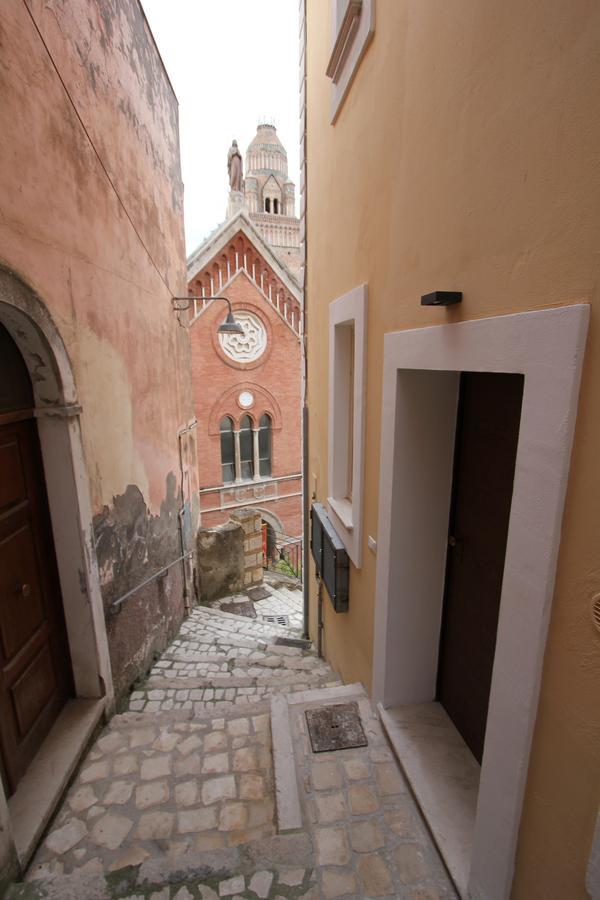 Il Viaggiatore Gaeta Medievale B&B Exterior foto