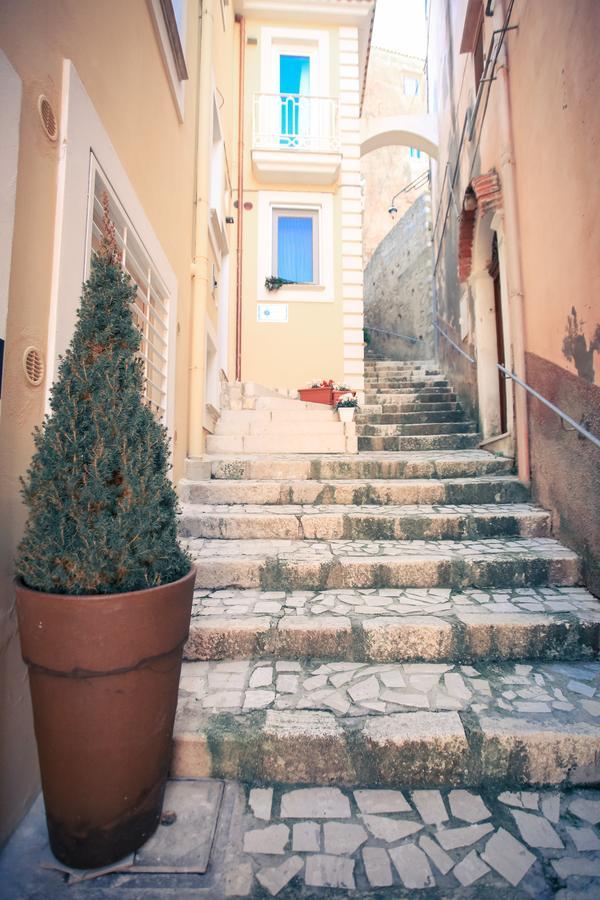 Il Viaggiatore Gaeta Medievale B&B Exterior foto