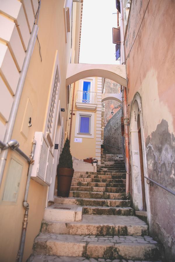 Il Viaggiatore Gaeta Medievale B&B Exterior foto